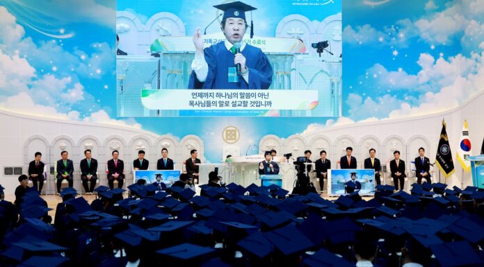 „Wir haben die Offenbarung des Johannes verstanden“ – 60.000 Absolventen feiern Abschluss bei Shincheonji